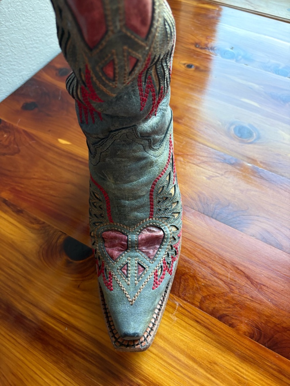 Green Leather Women's Western Heeled Boots with Red Embroidery - Picture 3 of 7